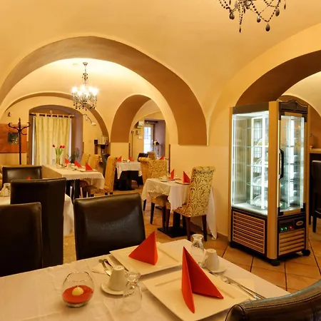Hotel Enjoy 3*