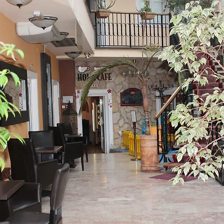 Enjoy Ξενοδοχείο 3*