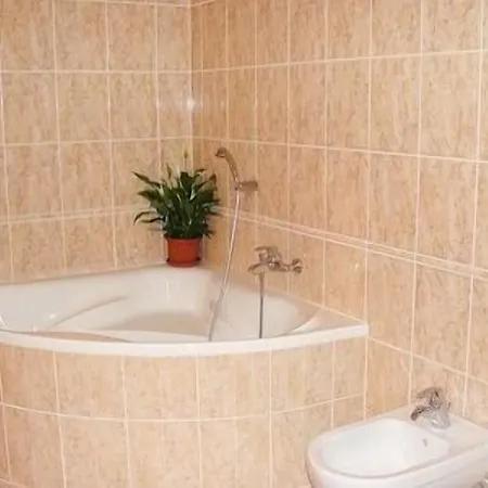 赢卓爱酒店 比尔森